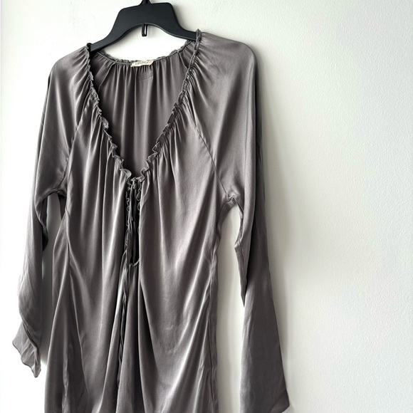 Braez Blouse Silk Satin Gray Long Sleeve Keyhole Neck Womens S Whimsigoth 90s - Picture 3 of 9
